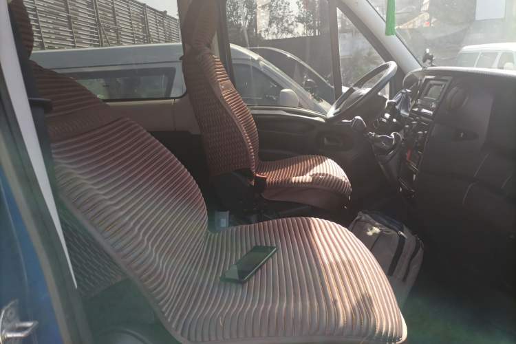 Used Iveco Eurocargo 2021 2.0T Manual Super Rui Short Wheelbase High-Roof Manual Door F1A Right Front Seat