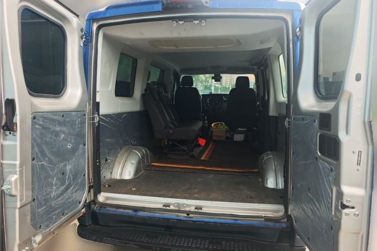 Used Iveco Eurocargo 2021 3.0T Automatic Chao Rui Short Wheelbase Low-Roof Side-Sliding Door F1C Trunk