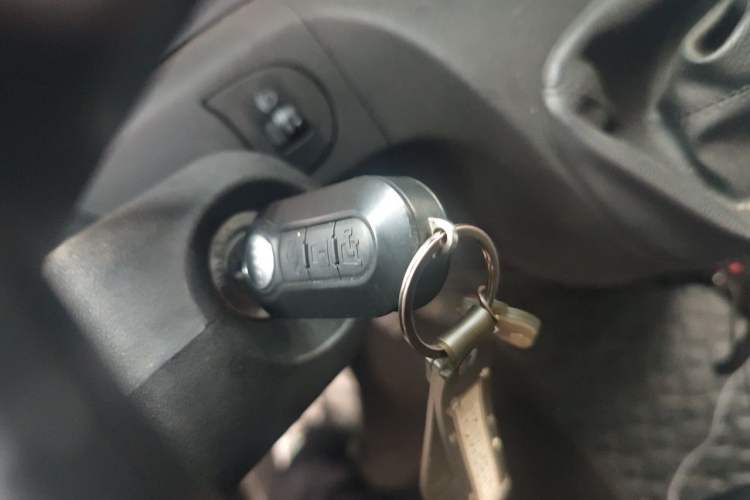 Used Iveco Eurocargo 2021 3.0T Automatic Chaorui Long Wheelbase Short Overhang Low Roof Side-Hinged Doors F1C Vehicle Key