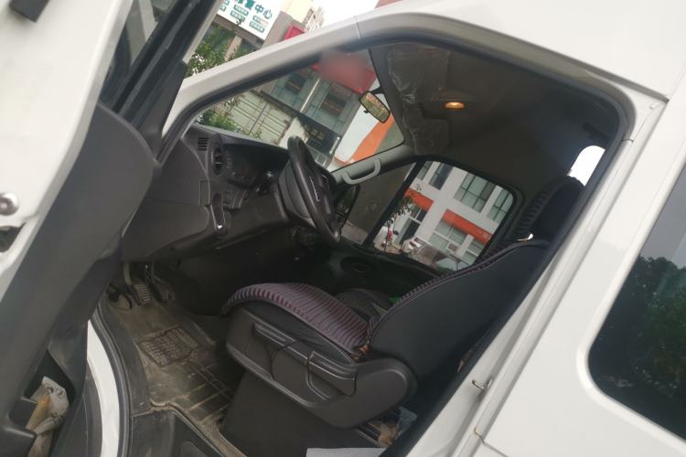 Used Iveco Eurocargo 2021 2.0T Manual Super-Rui Short Wheelbase High-Roof Side-Sliding Door F1A Driver Seat