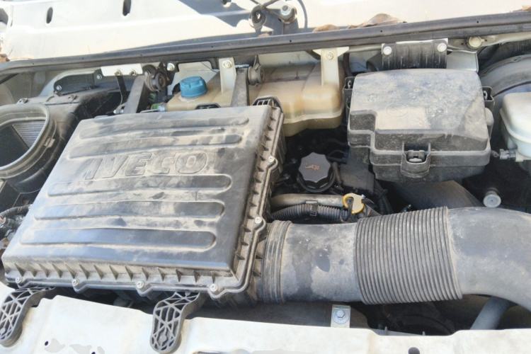 Used Iveco Eurocargo 2021 2.0T Manual Super Rui Long Wheelbase Short Overhang High Roof Side-Sliding Door F1A Engine Bay