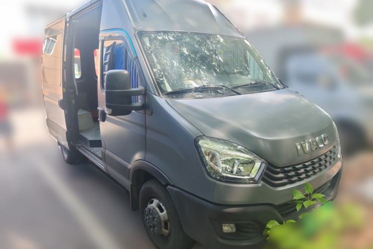 Used Iveco Eurocargo 2021 2.0T Manual Super Rui Long Wheelbase Short Overhang High Roof Side-Sliding Door F1A Front Right 45 Deg