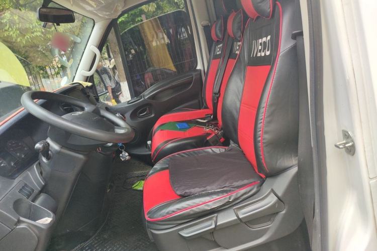Used Iveco Eurocargo 2021 2.0T Manual Super-Rui Short Wheelbase Low-Roof Side-Hinged Door F1A Left Front Seat