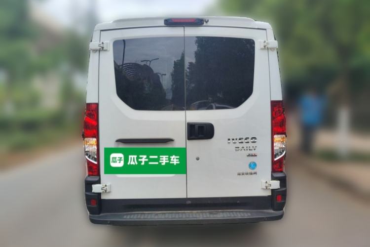 Used Iveco Eurocargo 2021 2.0T Manual Super-Rui Short Wheelbase Low-Roof Side-Hinged Door F1A Rear