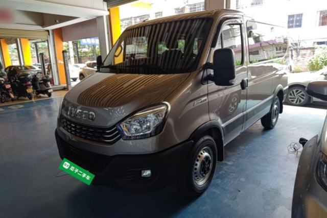 Gebrauchter Iveco Eurocargo 2021 3.0T Automatic Chao Rui Short Wheelbase Low-Roof Side-Sliding Door F1C