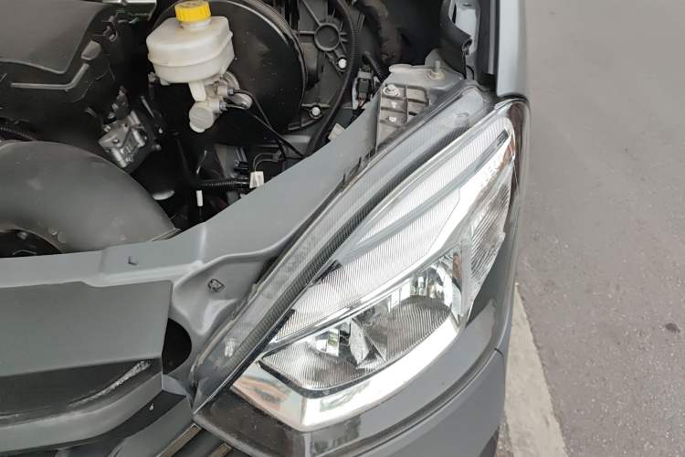 Used Iveco Eurocargo 2021 3.0T Automatic Chao Rui Short Wheelbase Low-Roof Side-Sliding Door F1C Engine Bay Left