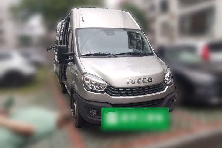 Used Iveco Eurocargo 2021 3.0T Automatic Chaorui Short Wheelbase High-Roof Side-Sliding Door F1C Exterior 2