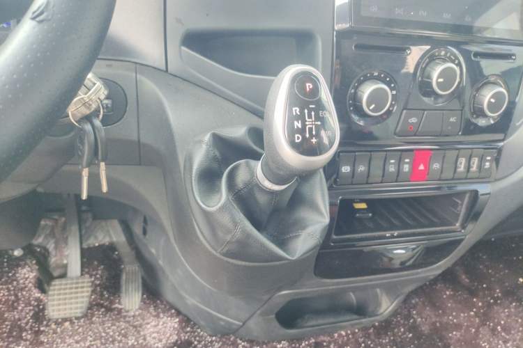 Used Iveco Eurocargo  Gear Lever