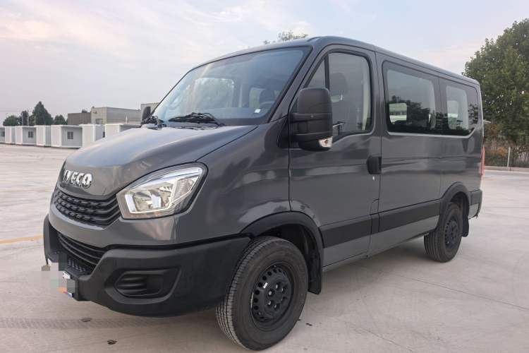 Iveco Eurocargo 2021 2.0T Manual Super Rui Short Wheelbase Low-Roof Manual Door F1A