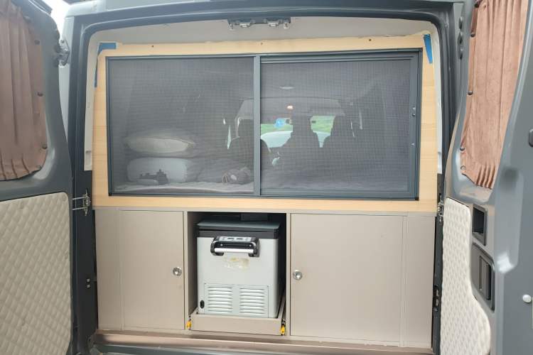 Used Iveco Eurocargo 2021 3.0T Automatic Chao Rui Short Wheelbase Low-Roof Side-Sliding Door F1C Trunk
