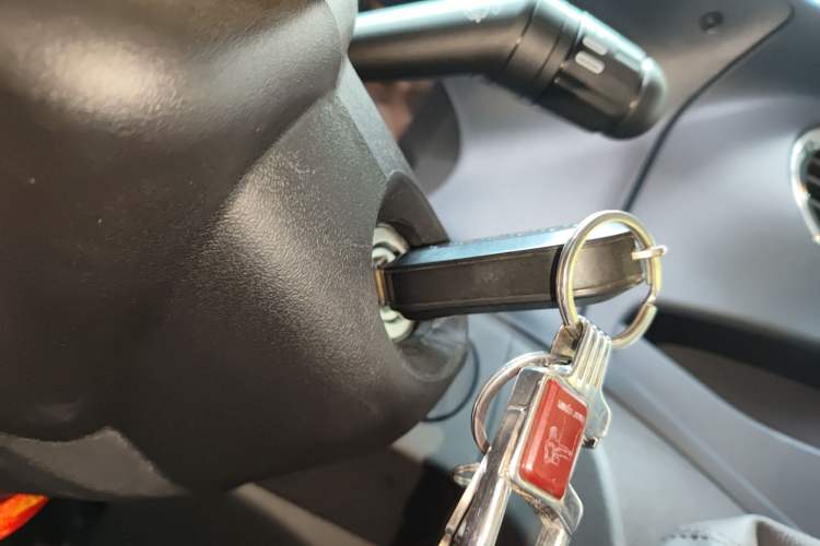 Used Iveco Eurocargo 2021 3.0T Automatic Chao Rui Short Wheelbase Low-Roof Side-Sliding Door F1C Vehicle Key