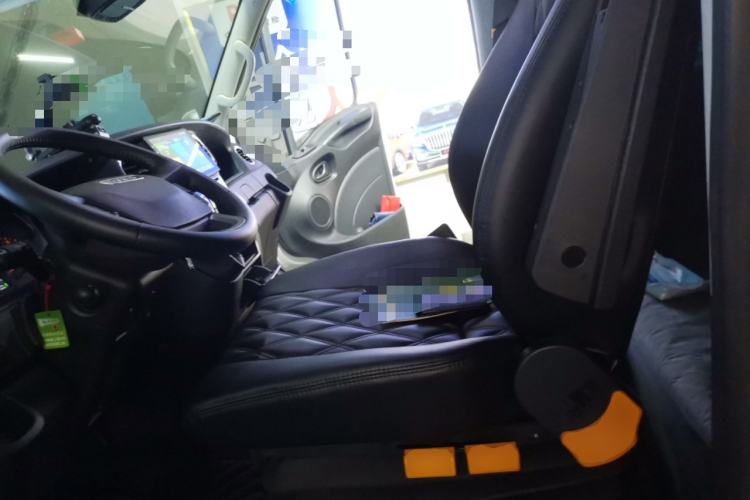 Used Iveco Eurocargo 2021 3.0T Automatic Super-Rui Short Wheelbase Low-Roof Manual-Door F1C Left Front Seat
