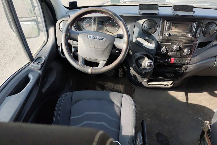 Used Iveco Eurocargo 2021 2.0T Manual Super-Rui Short Wheelbase Low-Roof Side-Hinged Door F1A Steering Wheel