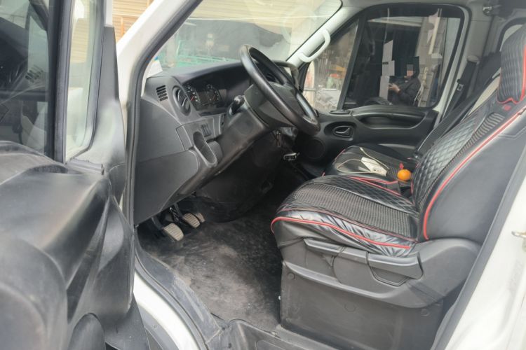 Used Iveco Eurocargo 2021 2.0T Manual Super-Rui Short Wheelbase Low-Roof Side-Hinged Door F1A Driver Seat