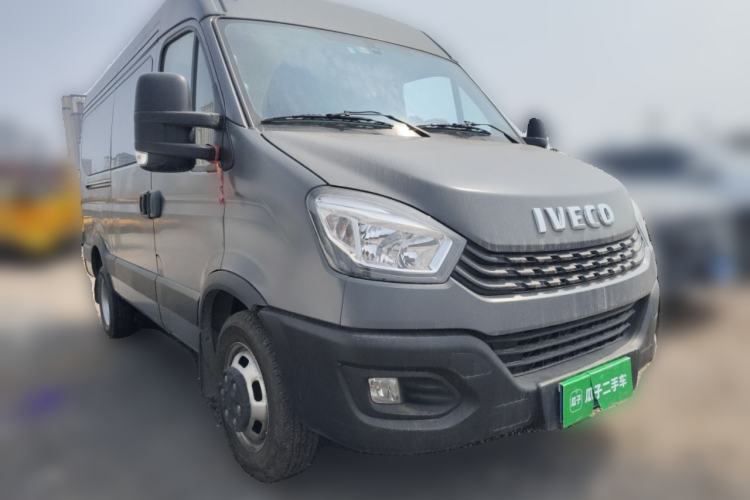 Used Iveco Eurocargo 2021 2.0T Manual Super-Rui Short Wheelbase High-Roof Side-Sliding Door F1A Front Right 45 Deg