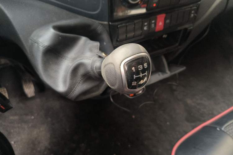 Used Iveco Eurocargo 2021 2.0T Manual Super-Rui Short Wheelbase Low-Roof Side-Hinged Door F1A Gear Lever