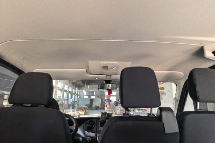 Used Iveco Eurocargo 2021 2.0T Manual Super-Rui Short Wheelbase High-Roof Side-Sliding Door F1A Headliner