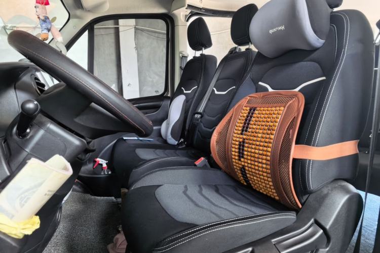 Used Iveco Eurocargo 2021 2.0T Manual Super-Rui Short Wheelbase High-Roof Side-Sliding Door F1A Left Front Seat