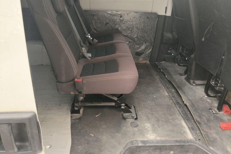 Used Iveco Eurocargo 2021 2.0T Manual Super-Rui Short Wheelbase Low-Roof Side-Hinged Door F1A Left Rear Seat