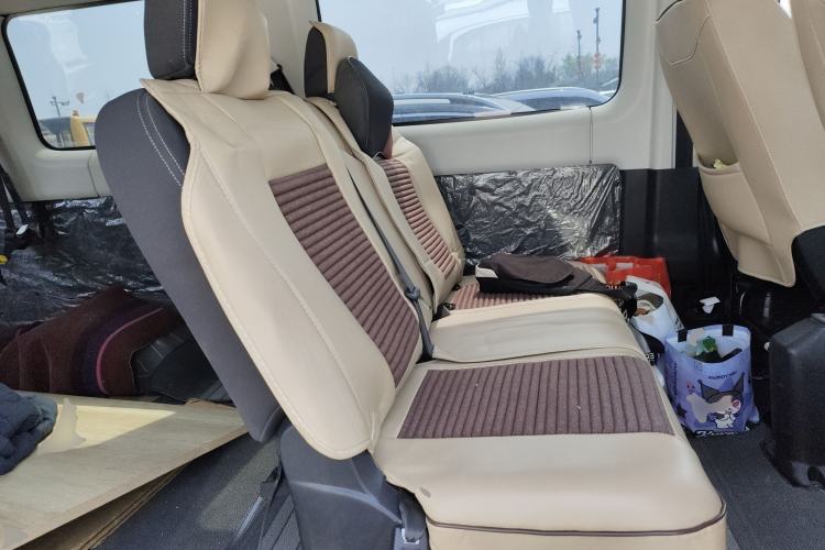 Used Iveco Eurocargo 2021 2.0T Manual Super-Rui Short Wheelbase High-Roof Side-Sliding Door F1A Left Rear Seat