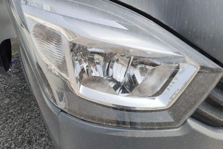 Used Iveco Eurocargo 2021 2.0T Manual Super-Rui Short Wheelbase High-Roof Side-Sliding Door F1A Right Front Headlight