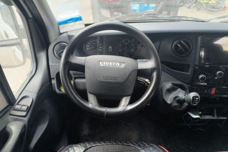 Used Iveco Eurocargo 2021 2.0T Manual Super-Rui Short Wheelbase Low-Roof Side-Hinged Door F1A Steering Wheel