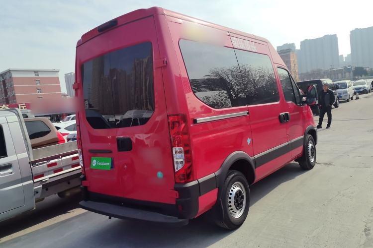 Used Iveco Eurocargo 2021 2.0T Manual Super-Rui Short Wheelbase High-Roof Side-Sliding Door F1A Exterior 5