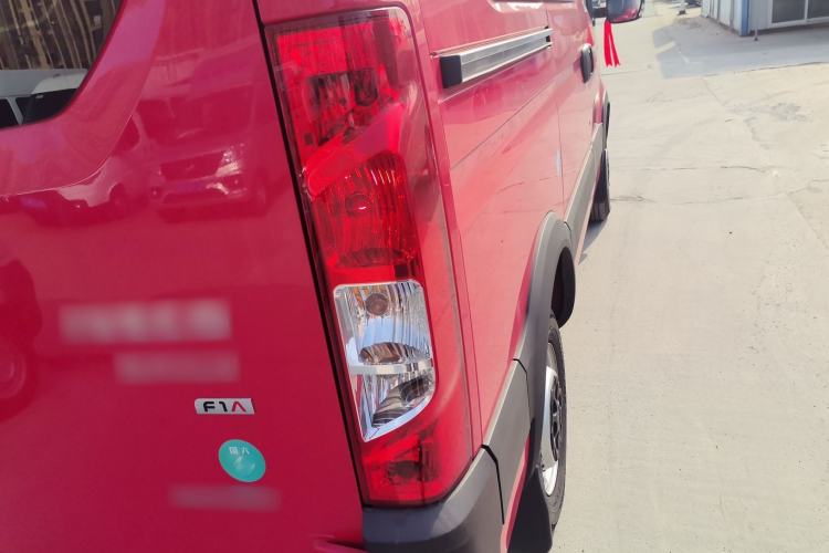 Used Iveco Eurocargo 2021 2.0T Manual Super-Rui Short Wheelbase High-Roof Side-Sliding Door F1A Exterior 6