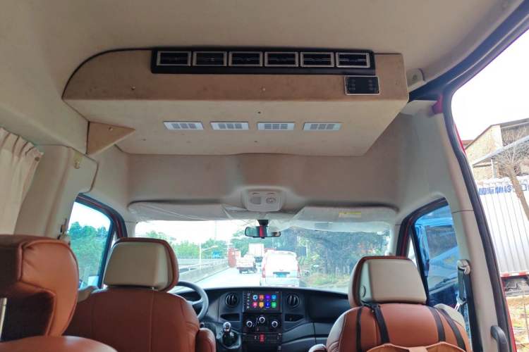 Used Iveco Eurocargo 2021 2.0T Manual Super-Rui Short Wheelbase High-Roof Side-Sliding Door F1A Headliner