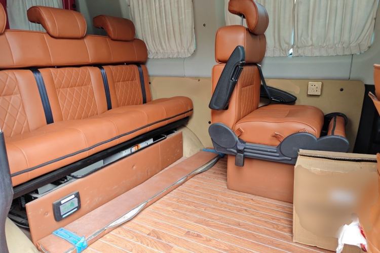 Used Iveco Eurocargo 2021 2.0T Manual Super-Rui Short Wheelbase High-Roof Side-Sliding Door F1A Left Rear Seat