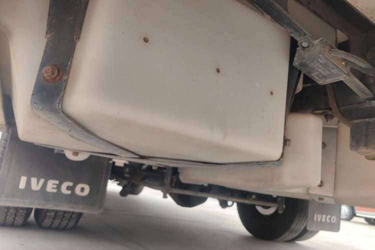 Used Iveco Eurocargo 2021 3.0T Automatic Professional Chassis 4.5-Ton Long-Wheelbase Double-Cab Chassis F1C Chassis Rear Left
