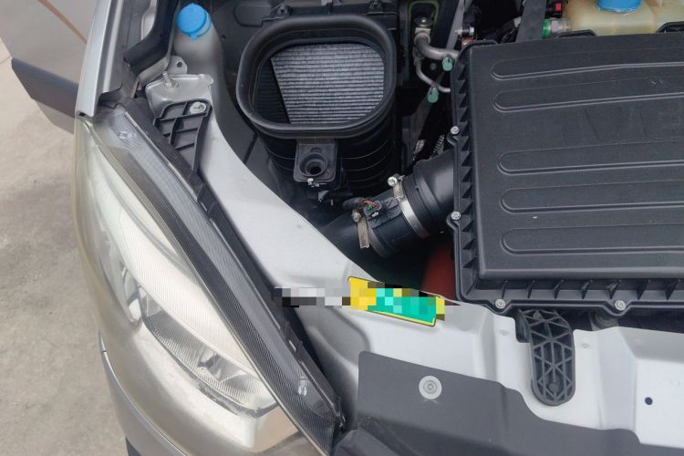 Used Iveco Eurocargo 2021 3.0T Automatic Professional Chassis 4.5-Ton Long-Wheelbase Double-Cab Chassis F1C Engine Bay Right