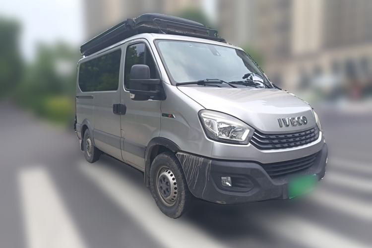 Used Iveco Eurocargo 2021 3.0T Automatic Chao Rui Short Wheelbase Low-Roof Side-Sliding Door F1C Front Right 45 Deg