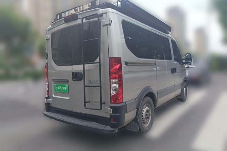 Used Iveco Eurocargo 2021 3.0T Automatic Chao Rui Short Wheelbase Low-Roof Side-Sliding Door F1C Rear Right 45 Deg