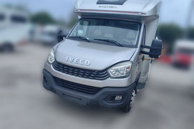 Used Iveco Eurocargo 2021 3.0T Automatic Professional Chassis 4.5-Ton Long-Wheelbase Double-Cab Chassis F1C