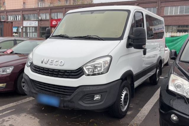 Iveco Eurocargo 2021 2.0T Manual Super-Rui Short Wheelbase Low-Roof Side-Hinged Door F1A usado