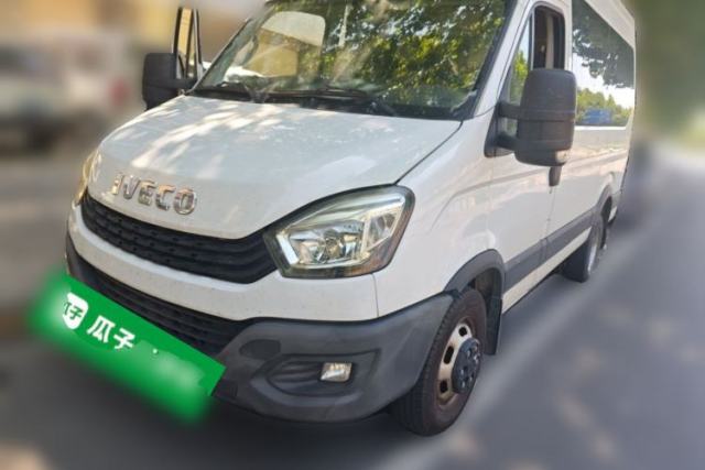 Iveco Eurocargo 2021 2.0T Manual Super-Rui Long Wheelbase Short Overhang High Roof Manual Doors F1A usado