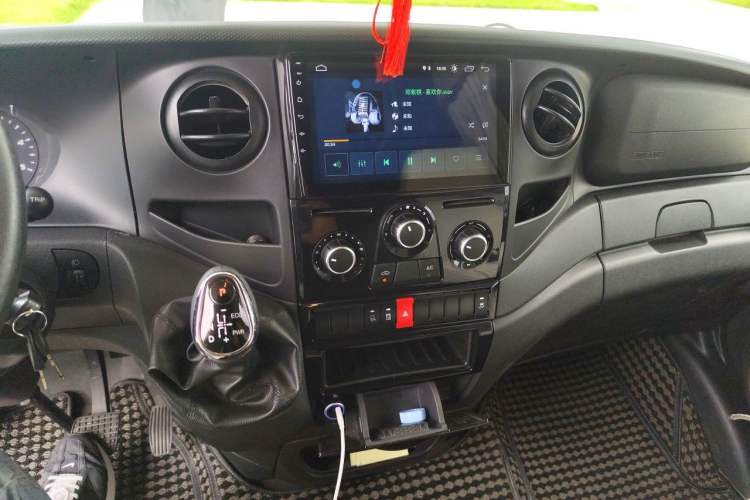 Used Iveco Eurocargo  Audio And AC Panel