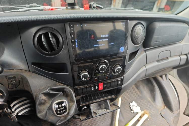 Used Iveco Eurocargo 2021 2.0T Manual - Yunrui Long Wheelbase Short Overhang High Roof Manual Doors – F1A Audio And AC Panel