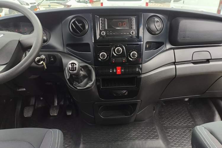 Used Iveco Eurocargo 2021 2.0T Manual Super-Rui Long Wheelbase Short Overhang High Roof Manual Doors F1A Audio And AC Panel
