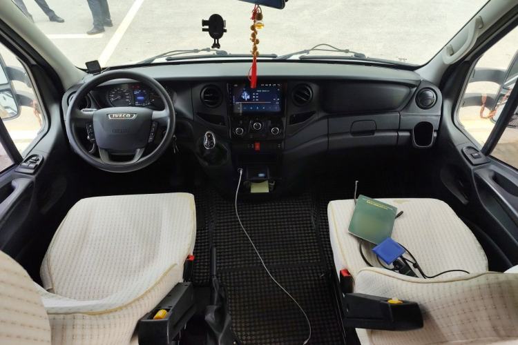 Used Iveco Eurocargo  Center Console