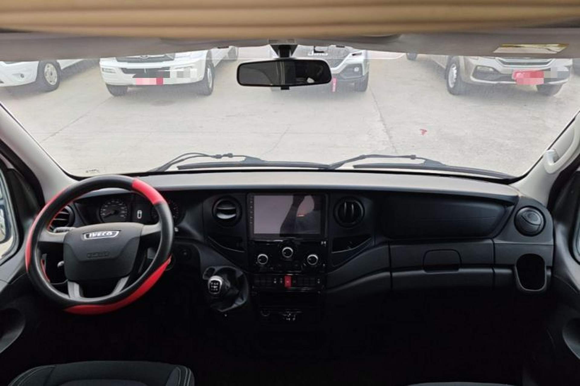 Used Iveco Eurocargo 2021 2.0T Manual Super Rui Long Wheelbase Short Overhang High Roof Side-Sliding Door F1A Center Console