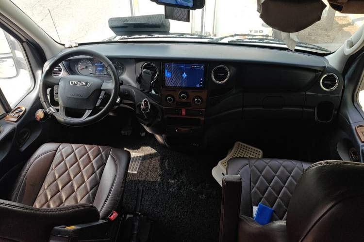 Used Iveco Eurocargo  Center Console