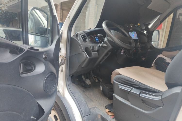 Used Iveco Eurocargo 2021 2.0T Manual Super-Rui Long Wheelbase Short Overhang High Roof Manual Doors F1A Driver Seat