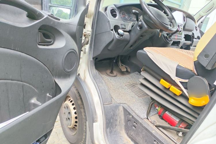 Used Iveco Eurocargo 2021 3.0T Automatic Super-Rui Short Wheelbase Low-Roof Manual-Door F1C Driver Seat