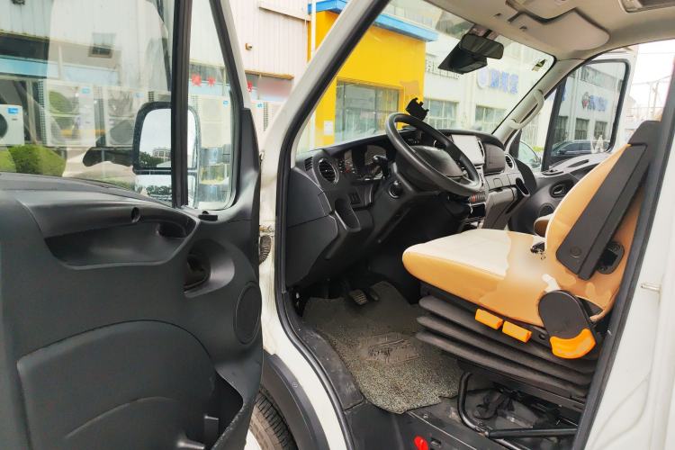 Used Iveco Eurocargo 2021 3.0T Automatic M1 Dedicated Platform Long Wheelbase High Roof Side-Sliding Doors F1C Driver Seat