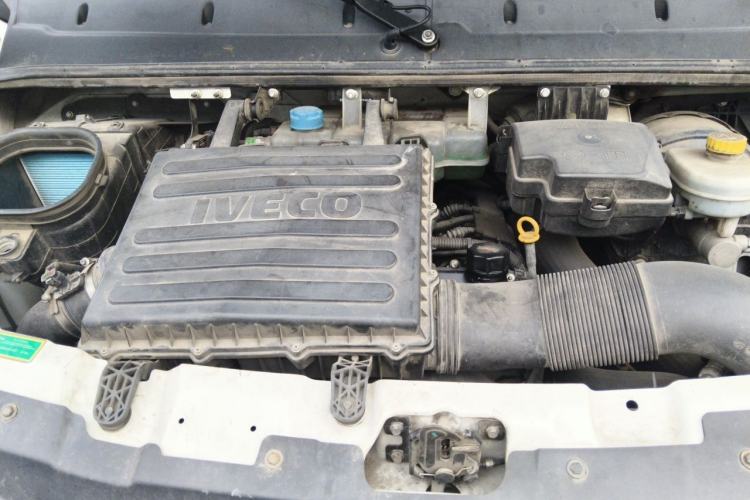 Used Iveco Eurocargo 2021 3.0T Automatic Chaorui Long-Wheelbase High-Roof Side-Sliding Door F1C (For Modification Only) Engine Bay