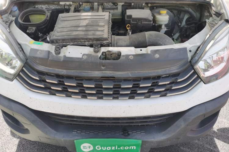 Used Iveco Eurocargo 2021 3.0T Automatic Chao Rui Short Wheelbase Low-Roof Side-Sliding Door F1C Engine Bay