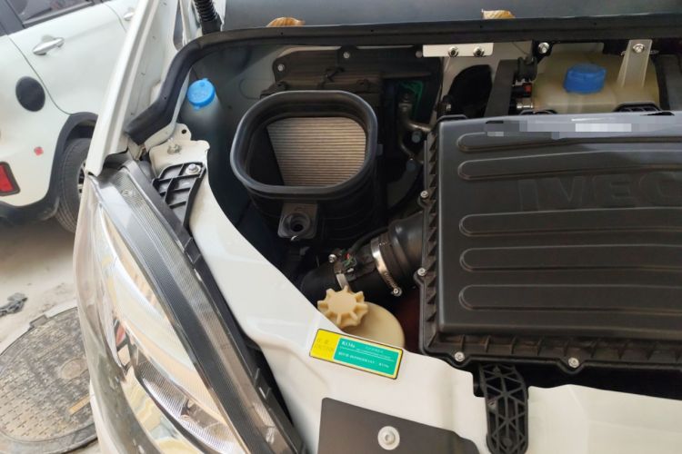 Used Iveco Eurocargo 2021 2.0T Manual Super Rui Short Wheelbase Low-Roof Manual Door F1A Engine Bay Right