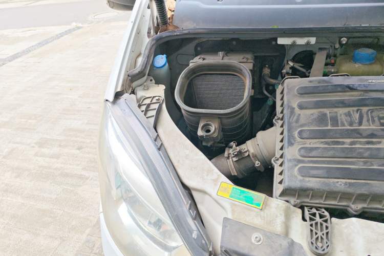 Used Iveco Eurocargo 2021 3.0T Automatic Super-Rui Short Wheelbase Low-Roof Manual-Door F1C Engine Bay Right